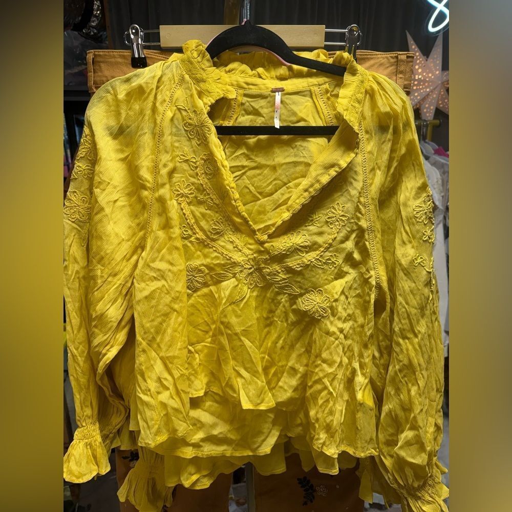 NWOT Free People Bali Dragon Lilly Embroidered Top- Misted Yellow - Picture 6 of 11